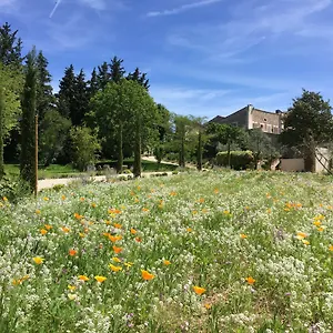 domaine-les-martins-gordes.fr-provencehotel.com/